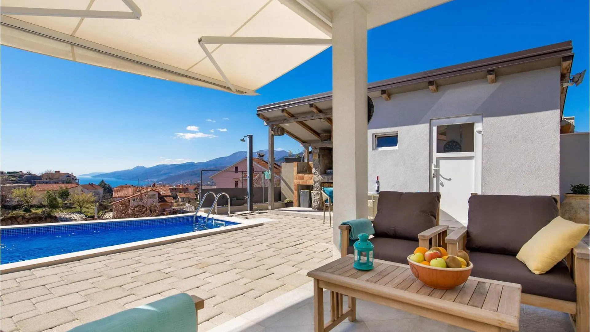 펜션 Awesome Home In Kastav With Outdoor Swimming Pool